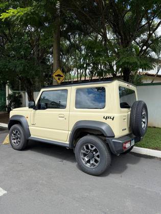 SUZUKI JIMNY 1.5 GASOLINA SIERRA 4YOU PLUS 4X4 AUTOMÁTICO